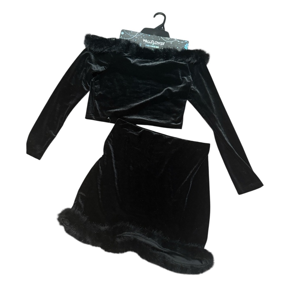 New Black Velvet Faux Fur Trim 2 Piece Set Crop Top & Skirt Holiday Party NYE
